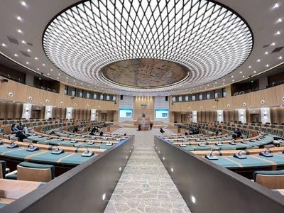 Voters flood Constitutional Court to stop MPs from extending own terms